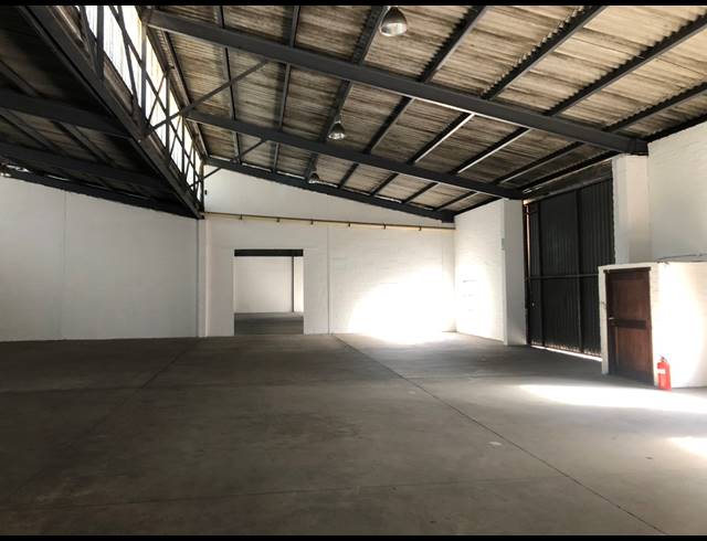 1,608M² WAREHOUSE TO LET IN AIRPORT INDUSTRIA